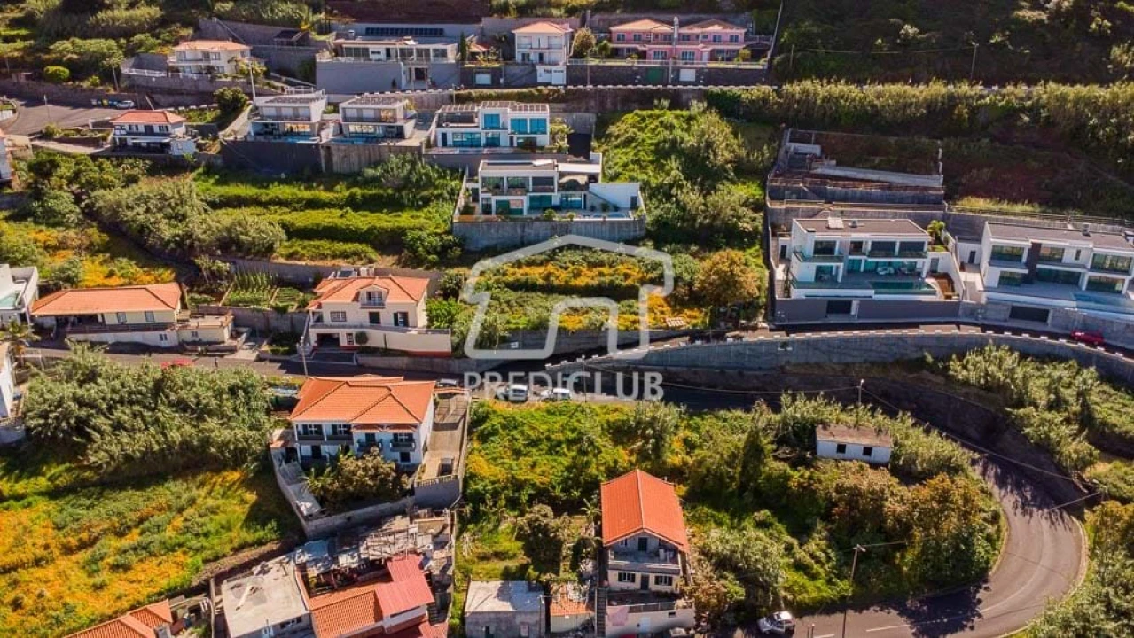 Terreno para Venda em Arco da Calheta Foto 5