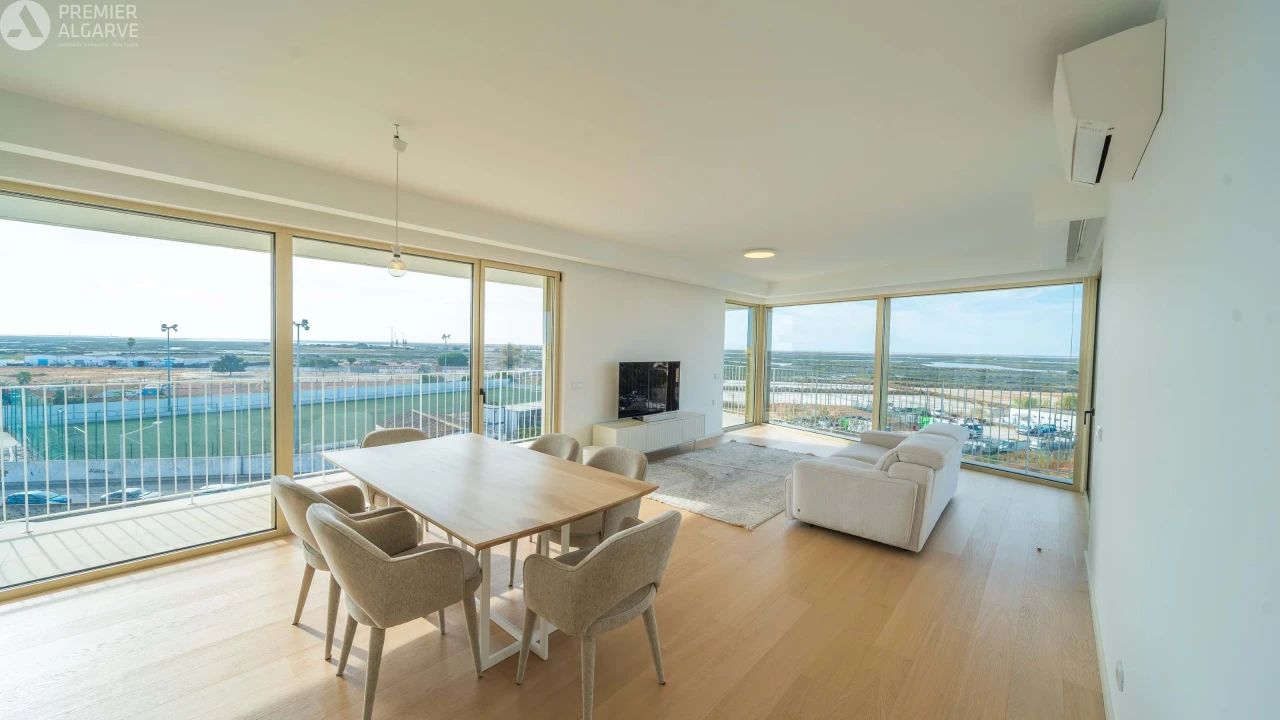Apartamento T3 para Venda em Faro (Sé e São Pedro) Foto 1
