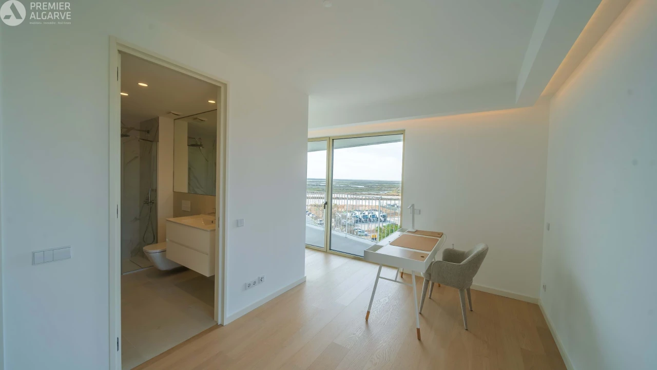 Apartamento T3 para Venda em Faro (Sé e São Pedro) Foto 6