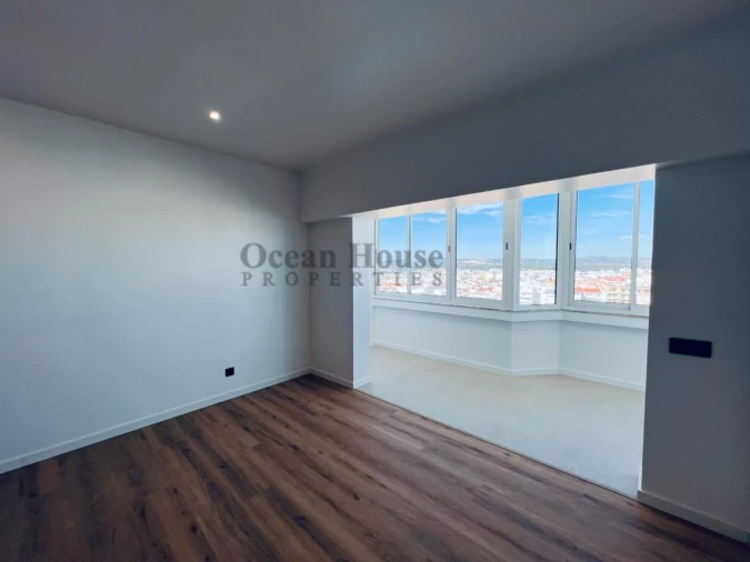 Apartamento T1 para Venda em Quarteira Foto 4