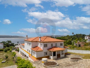 Moradia T5 para Venda em Nadadouro
