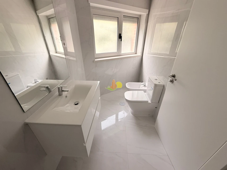 Apartamento T2 para Venda em Buarcos Foto 18