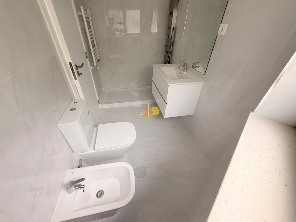 Apartamento T2 para Venda em Buarcos Foto 16