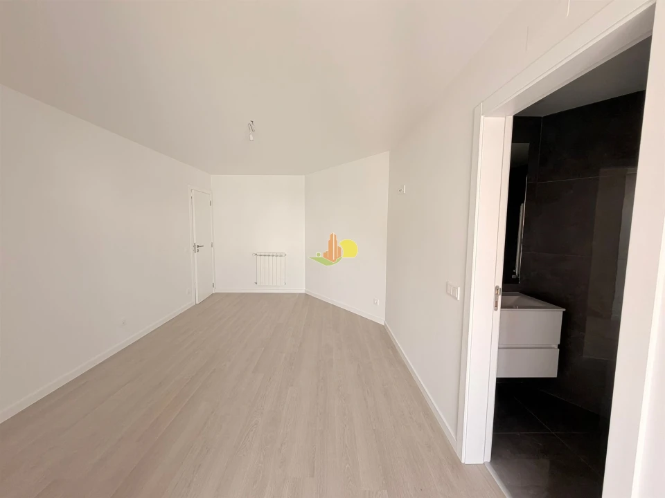 Apartamento T2 para Venda em Buarcos Foto 21