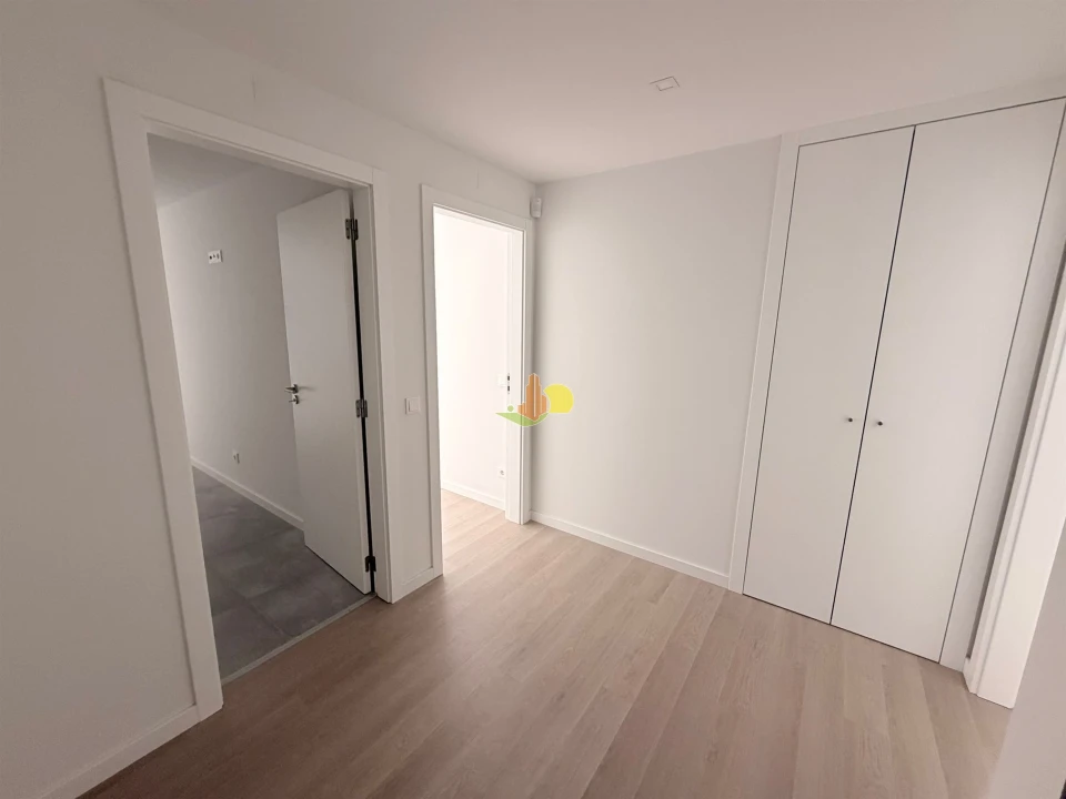 Apartamento T2 para Venda em Buarcos Foto 5