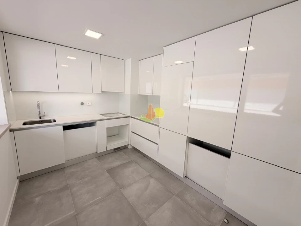 Apartamento T2 para Venda em Buarcos Foto 3