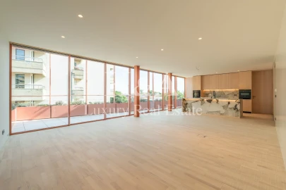 Apartamento T4 para Venda em Aldoar, Foz do Douro e Nevogilde