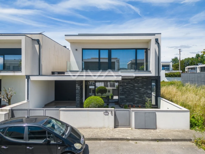 Moradia T3 para Venda em Vila de Prado Foto 39
