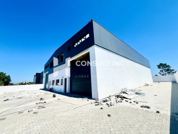 Armazém para Venda em Seixal, Arrentela e Aldeia de Paio Pires
