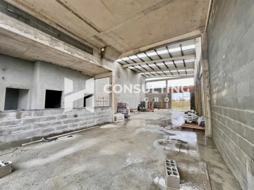Armazém para Venda em Seixal, Arrentela e Aldeia de Paio Pires
