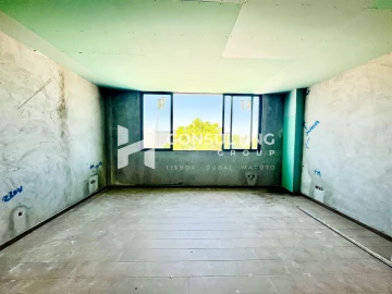 Armazém para Venda em Seixal, Arrentela e Aldeia de Paio Pires