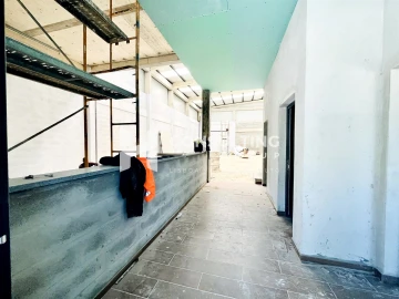 Armazém para Venda em Seixal, Arrentela e Aldeia de Paio Pires