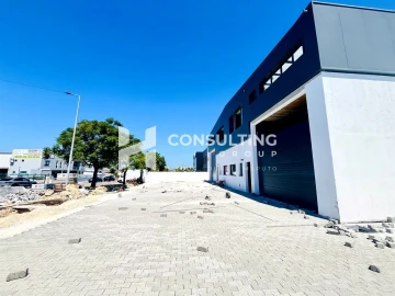Armazém para Venda em Seixal, Arrentela e Aldeia de Paio Pires