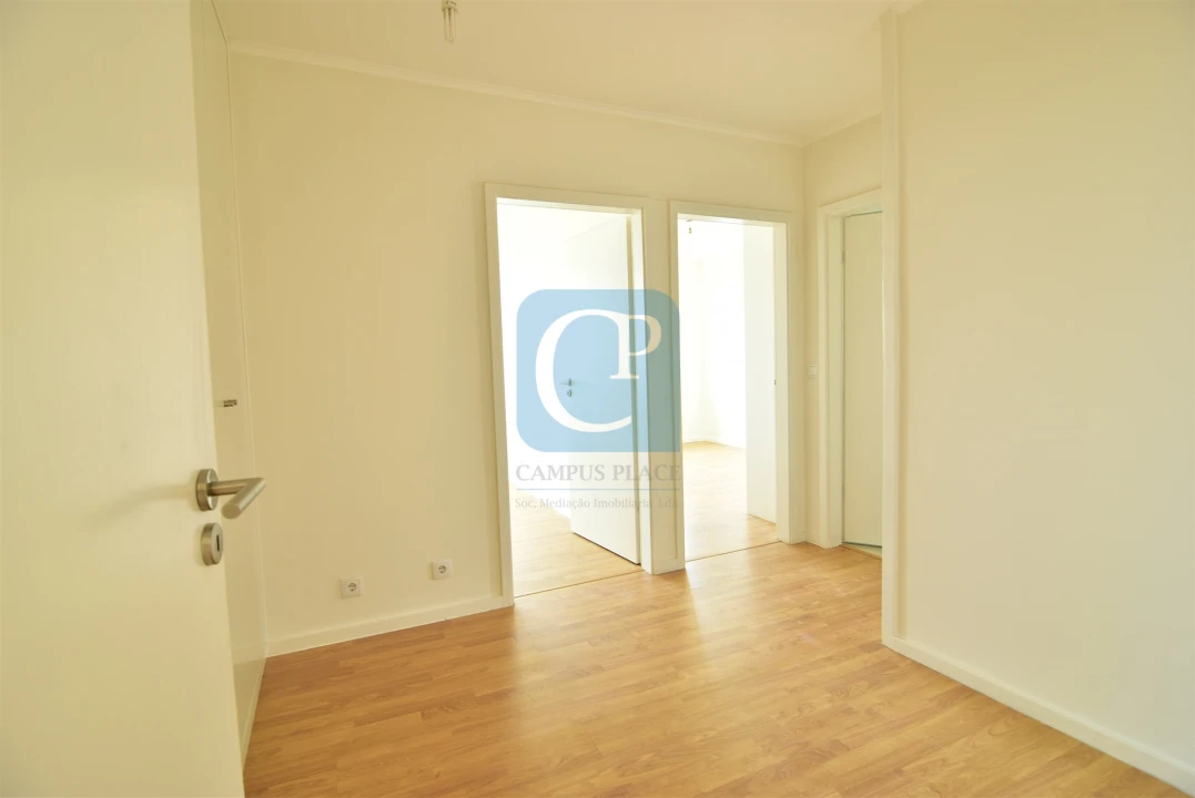 Apartamento T2 para Arrendamento em Lordelo do Ouro e Massarelos Foto 19