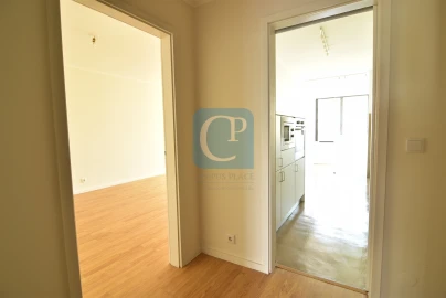 Apartamento T2 para Arrendamento em Lordelo do Ouro e Massarelos
