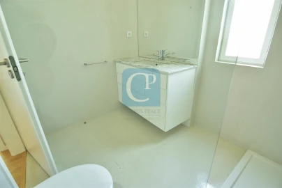 Apartamento T2 para Arrendamento em Lordelo do Ouro e Massarelos