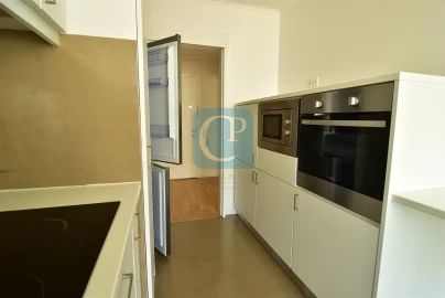 Apartamento T2 para Arrendamento em Lordelo do Ouro e Massarelos