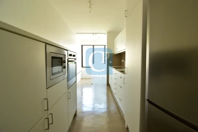 Apartamento T2 para Arrendamento em Lordelo do Ouro e Massarelos