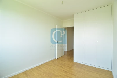 Apartamento T2 para Arrendamento em Lordelo do Ouro e Massarelos