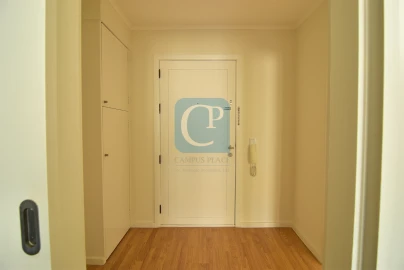 Apartamento T2 para Arrendamento em Lordelo do Ouro e Massarelos