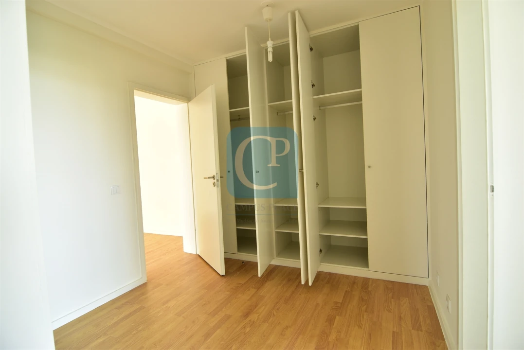 Apartamento T2 para Arrendamento em Lordelo do Ouro e Massarelos Foto 18
