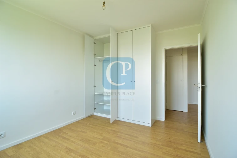 Apartamento T2 para Arrendamento em Lordelo do Ouro e Massarelos Foto 17