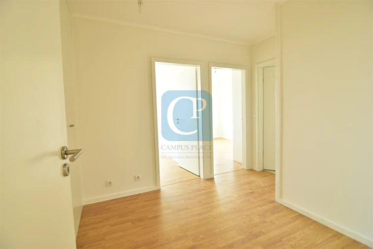 Apartamento T2 para Arrendamento em Lordelo do Ouro e Massarelos Foto 19