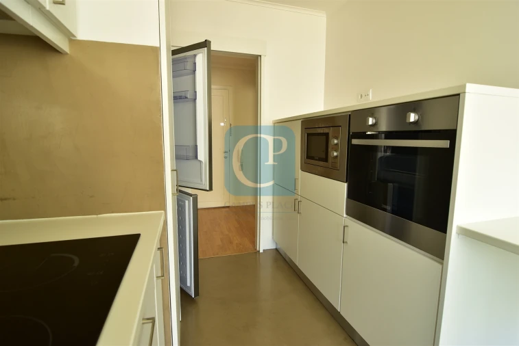 Apartamento T2 para Arrendamento em Lordelo do Ouro e Massarelos Foto 11