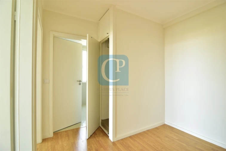 Apartamento T2 para Arrendamento em Lordelo do Ouro e Massarelos Foto 24