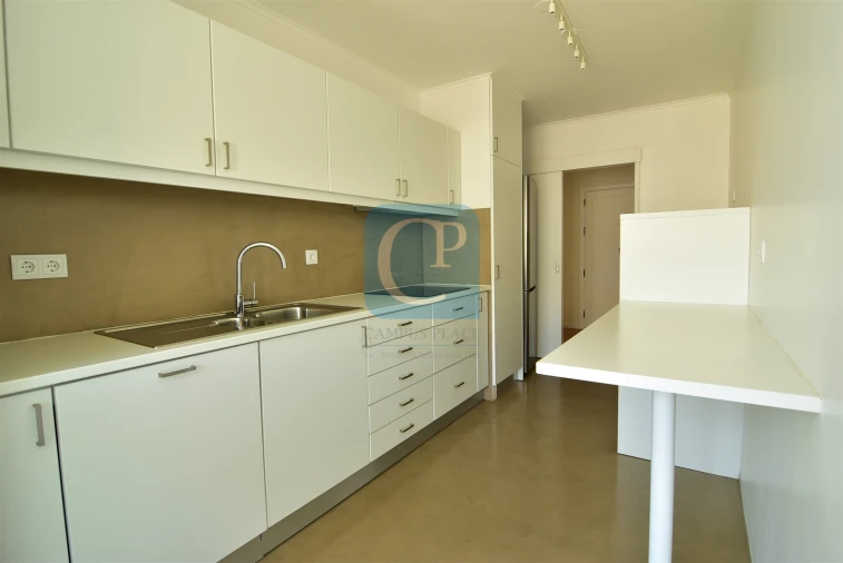 Apartamento T2 para Arrendamento em Lordelo do Ouro e Massarelos Foto 9