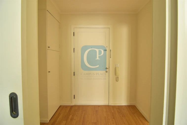Apartamento T2 para Arrendamento em Lordelo do Ouro e Massarelos Foto 6