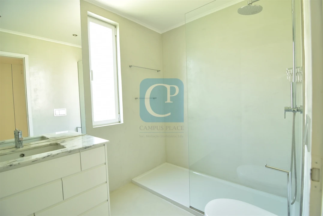 Apartamento T2 para Arrendamento em Lordelo do Ouro e Massarelos Foto 22