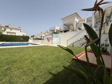 Moradia T2 para Venda em Albufeira e Olhos de Água