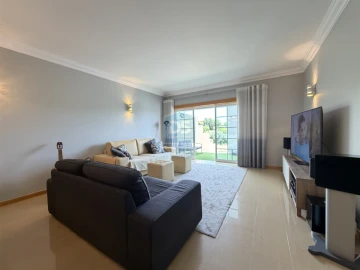 Moradia T2 para Venda em Albufeira e Olhos de Água