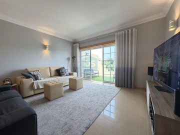 Moradia T2 para Venda em Albufeira e Olhos de Água