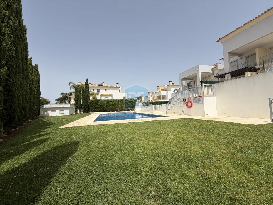 Moradia T2 para Venda em Albufeira e Olhos de Água Foto 3