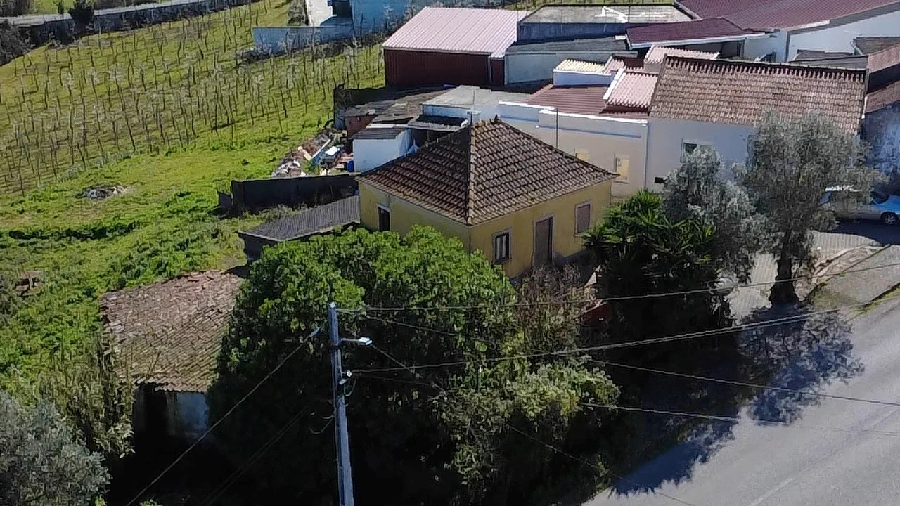 Moradia T3 para Venda em Miragaia e Marteleira Foto 7