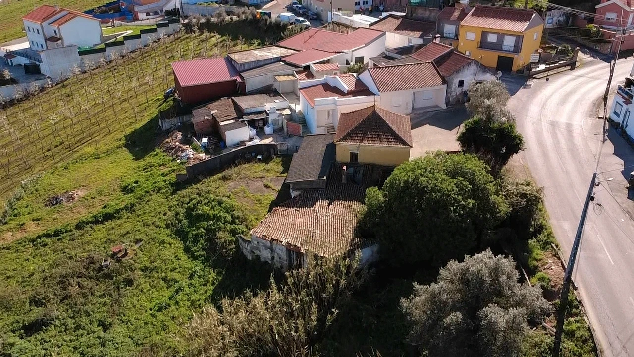 Moradia T3 para Venda em Miragaia e Marteleira Foto 17