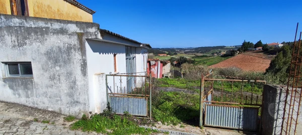 Moradia T3 para Venda em Miragaia e Marteleira