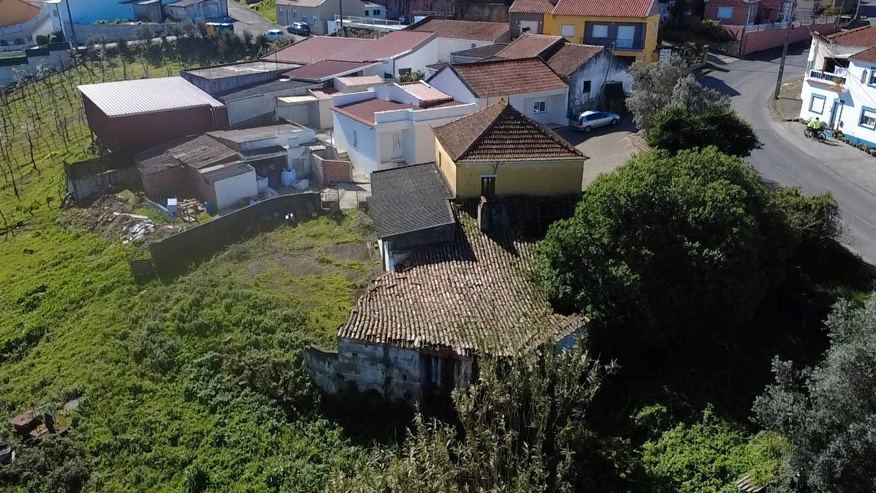Moradia T3 para Venda em Miragaia e Marteleira Foto 12