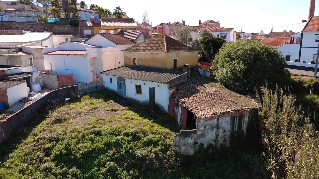 Moradia T3 para Venda em Miragaia e Marteleira Foto 6