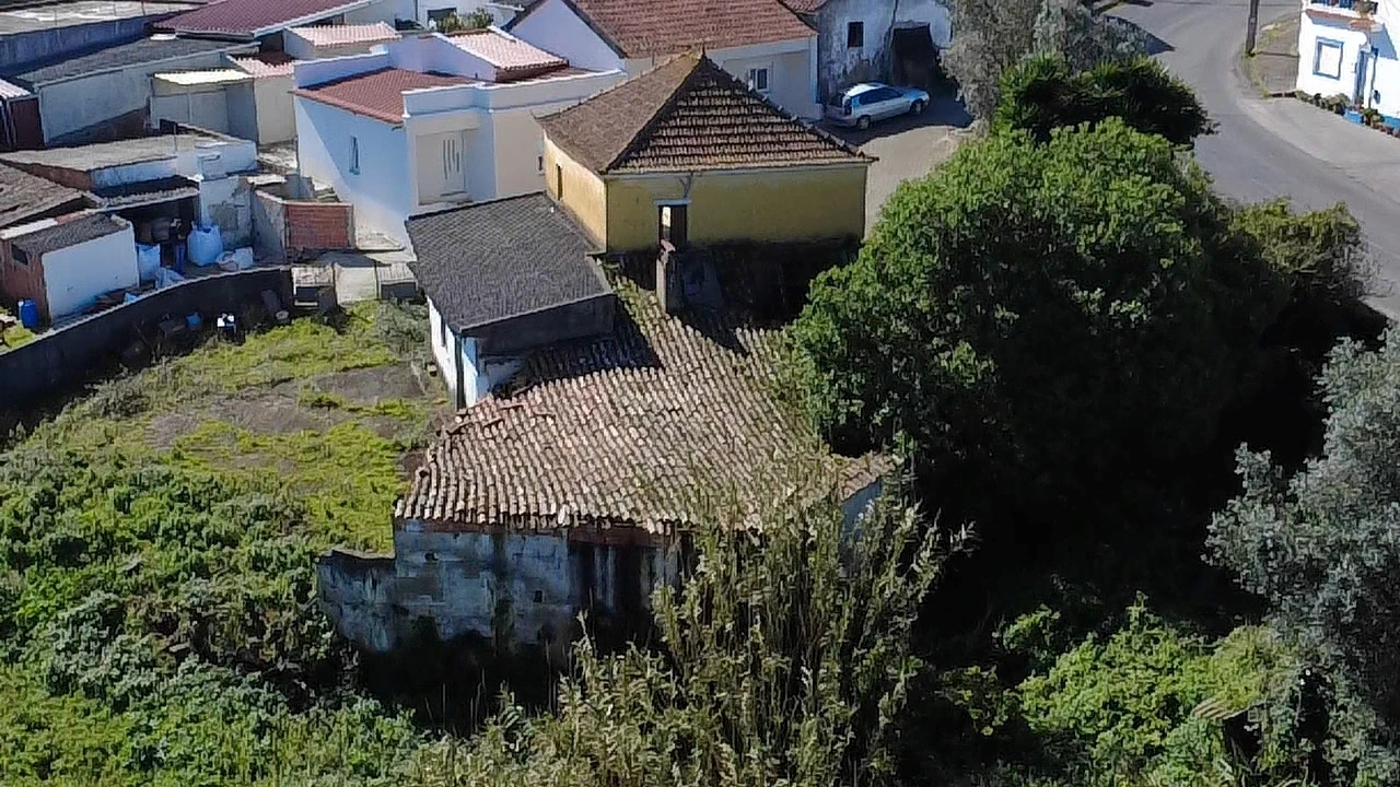 Moradia T3 para Venda em Miragaia e Marteleira Foto 11