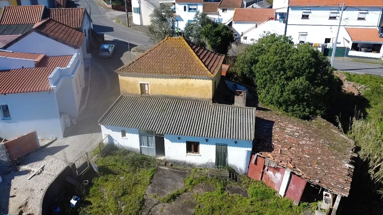 Moradia T3 para Venda em Miragaia e Marteleira Foto 1