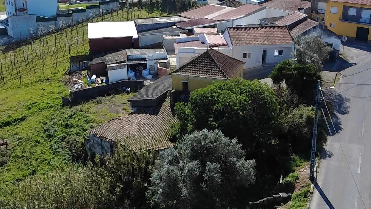 Moradia T3 para Venda em Miragaia e Marteleira Foto 4