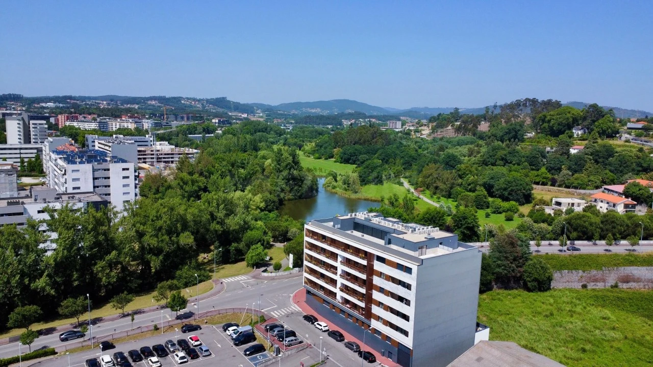 Apartamento T1 para Venda em Antas e Abade de Vermoim Foto 1