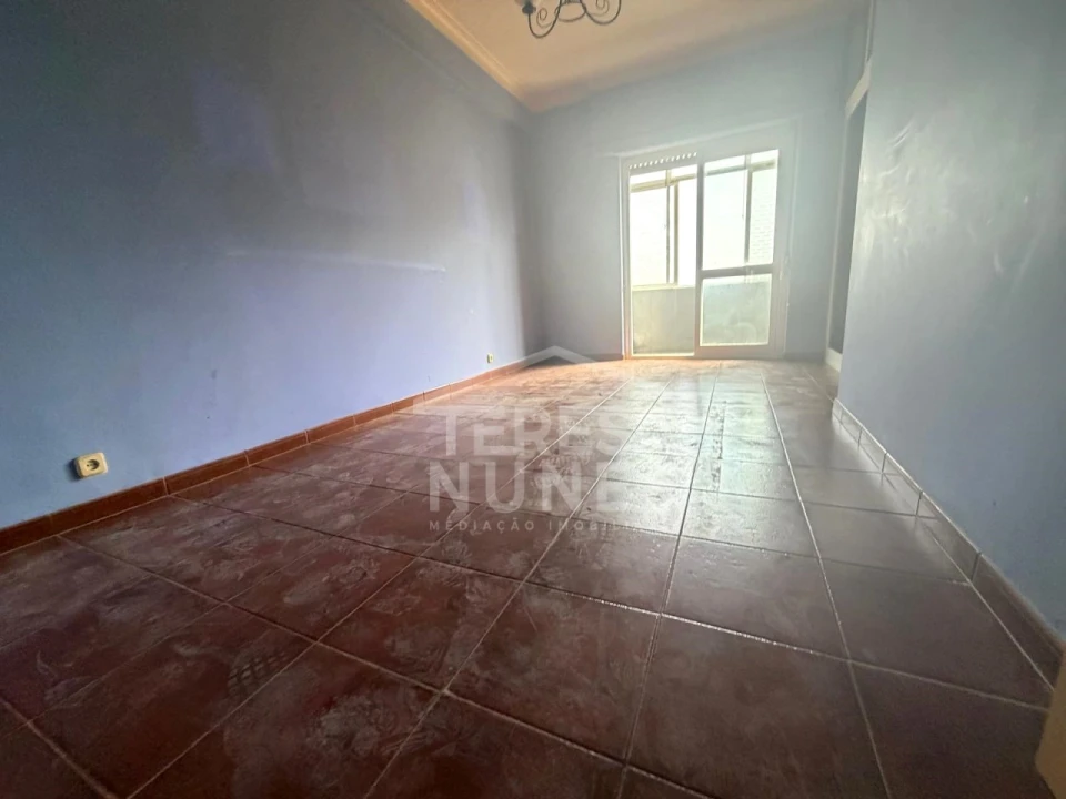 Apartamento T3 para Venda em Seixal, Arrentela e Aldeia de Paio Pires Foto 2