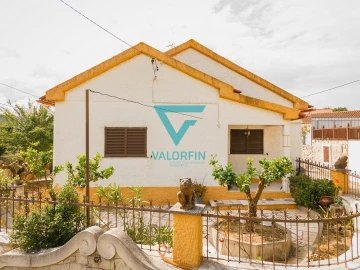 Moradia T2 para Venda em Alvados e Alcaria