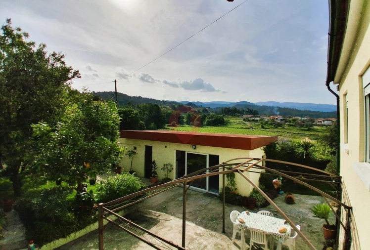 Moradia T3 para Venda em Ceivães e Badim Foto 4