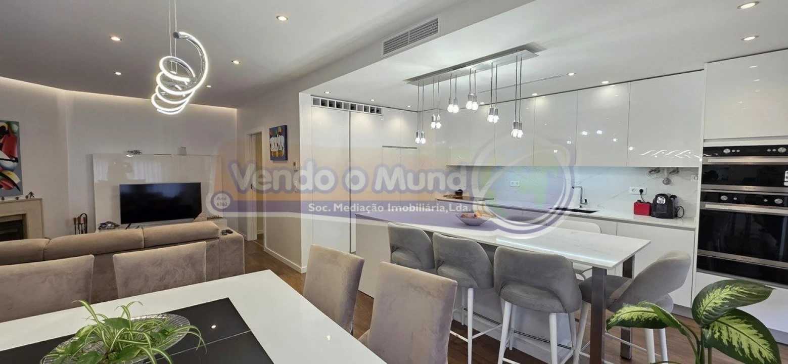 Apartamento T5 para Venda em Alverca do Ribatejo e Sobralinho Foto 1
