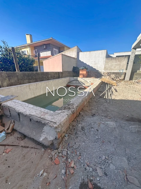 Moradia T4 para Venda em Fernao Ferro
